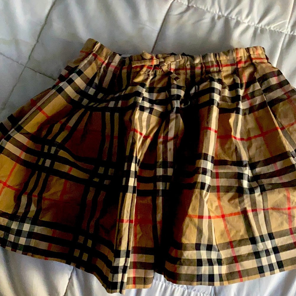 Kids Burberry skirt. Size 6. Worn once!!